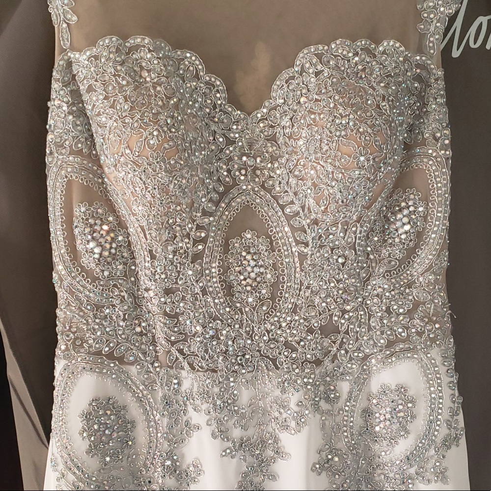 White Gown / Wedding Dress - Picture 3 of 8